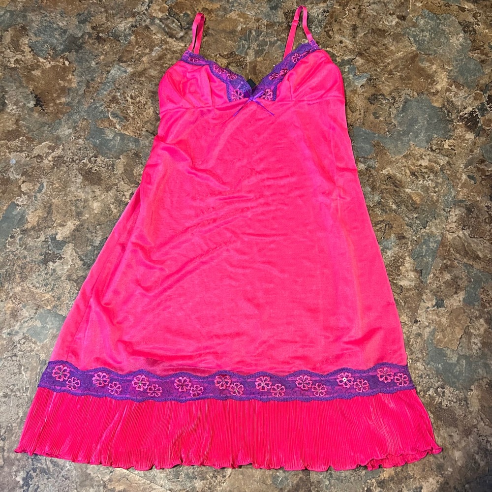 Victoria's Secret Sexy Little Things Lingerie Slip Womens Size Small Pink Sheer